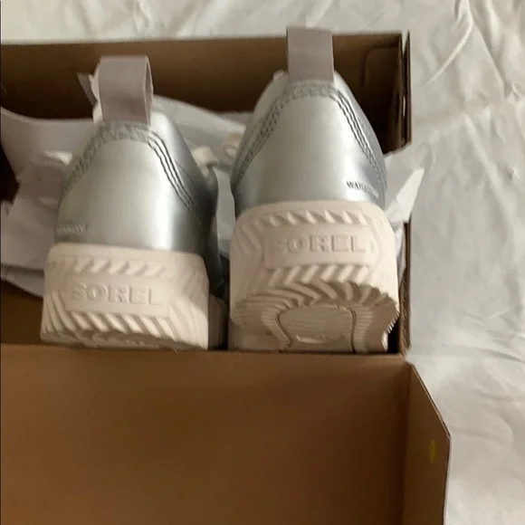 Sorel Ona Ave Low Sneaker Waterproof- Pure Silver Sea Salt - Picture 9 of 10